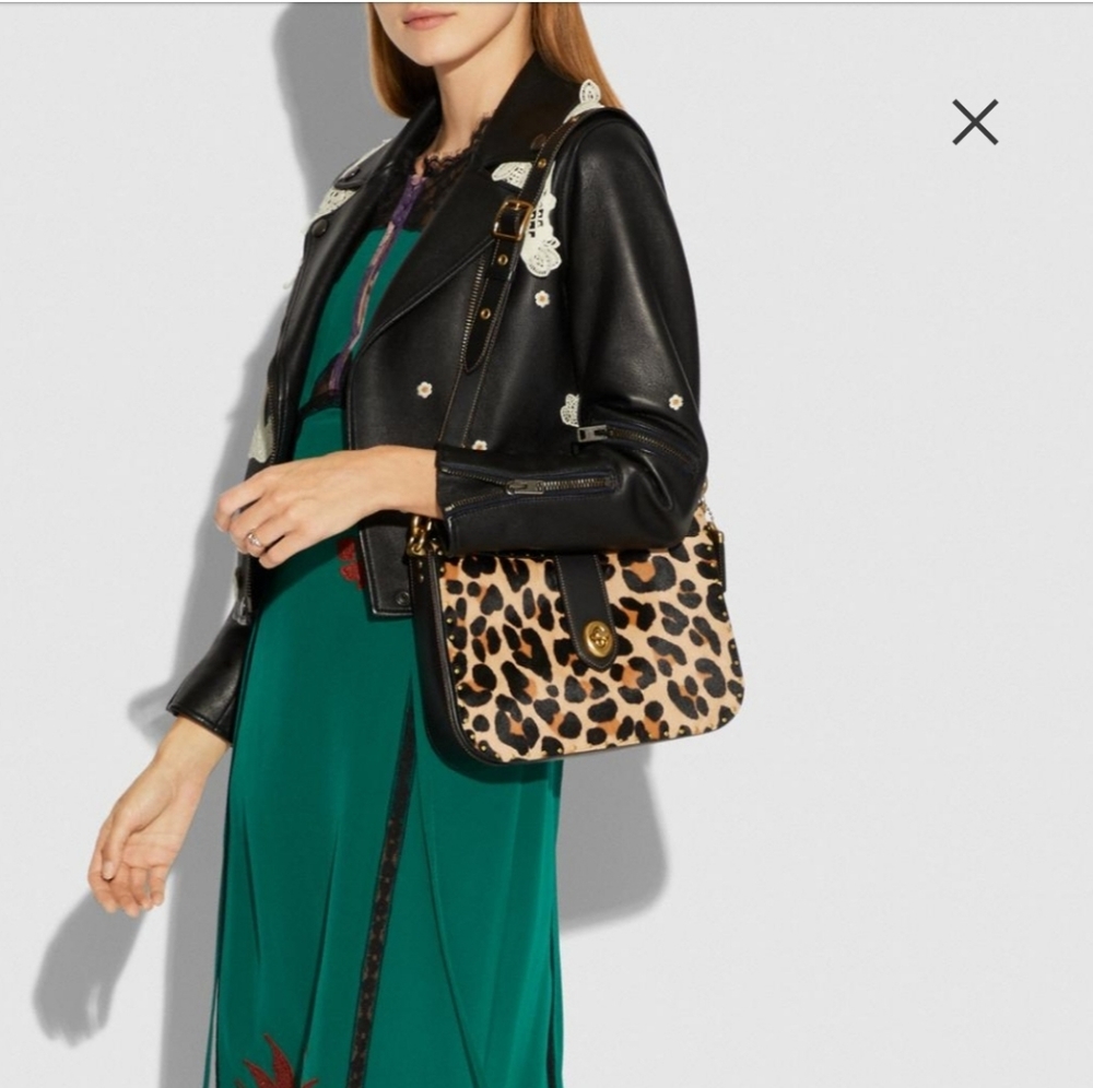 Coach Page 27 with Leopard print - Picture 14 of 17